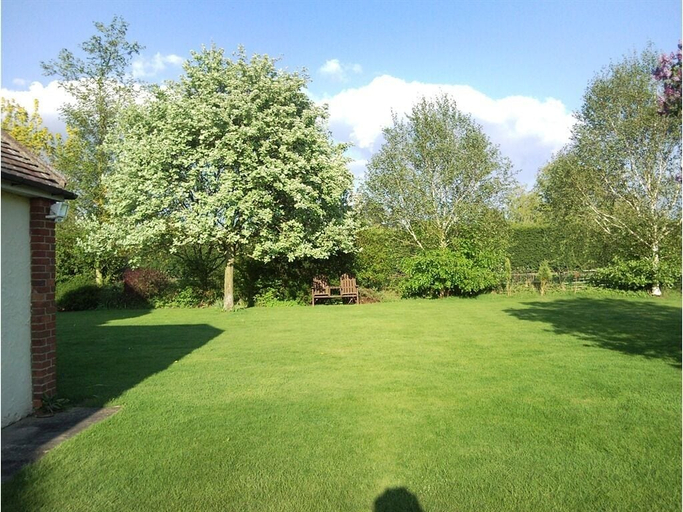Others 5, Latchmead, Hertfordshire