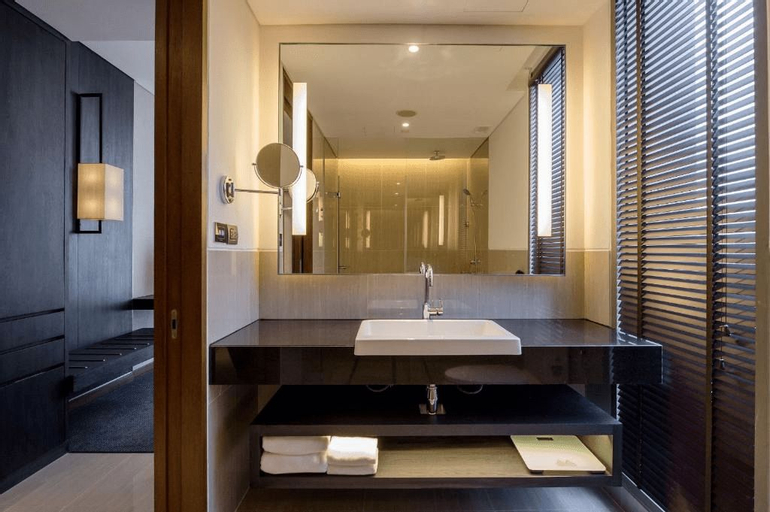 Bathroom 7