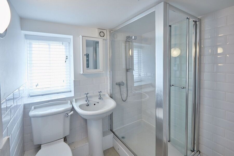 Bathroom 5, Amber Cottage, North Yorkshire