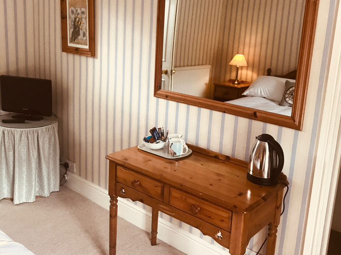 Bedroom 4, The Usk Guesthouse, Powys