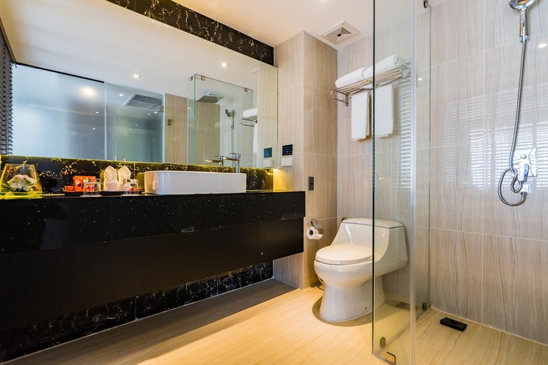 Bathroom 3, Citrus Grande Hotel Pattaya by Compass Hospitality, Pattaya