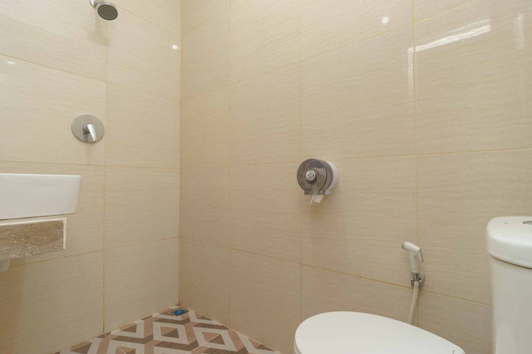 Bathroom 9