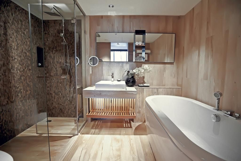 Bathroom 5, Arcadia Suites Bangkok, Ratchathewi