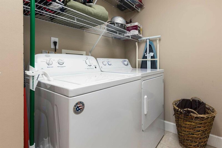 Bathroom 3, Seawind 1804, Baldwin