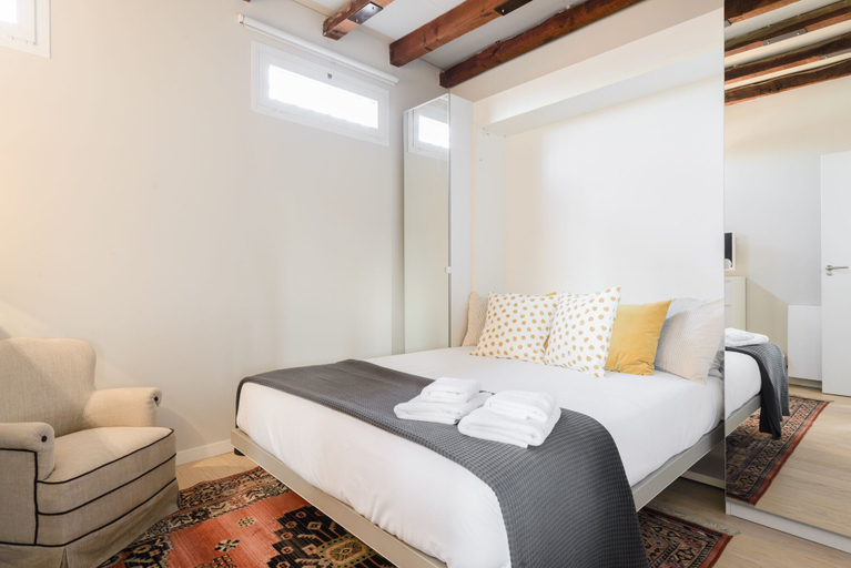 Bedroom 5, Reina Sofía - Buhardilas Con Encanto, AC, Madrid