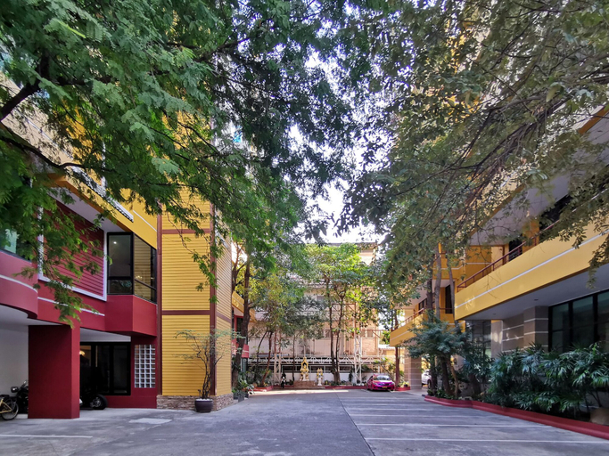 Exterior & Views 2, RoomQuest Thonglor, Khlong Toey