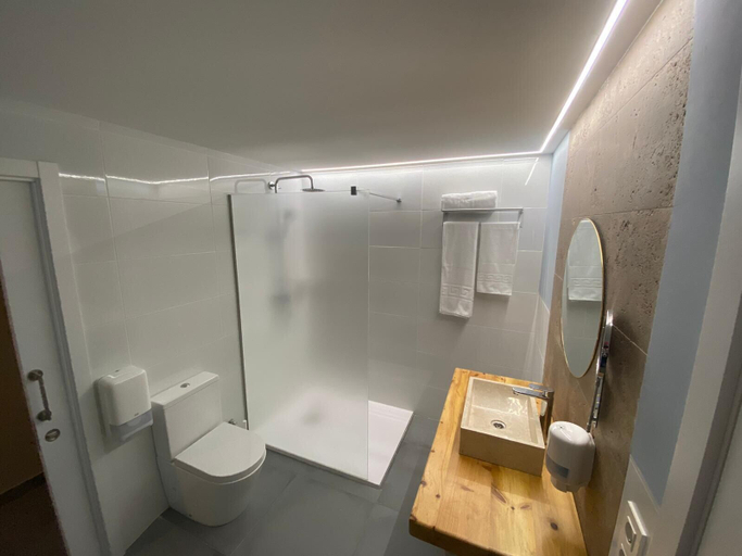 Bathroom 5, Apartamentos ONE, Teruel