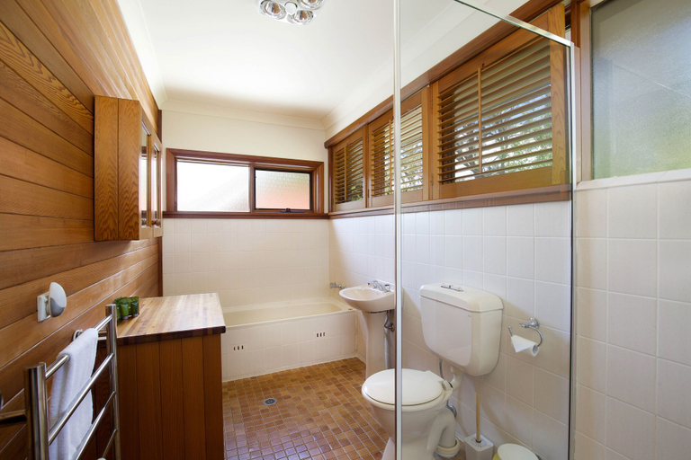 Bathroom 3, Stableford Lodge, Blue Mountains