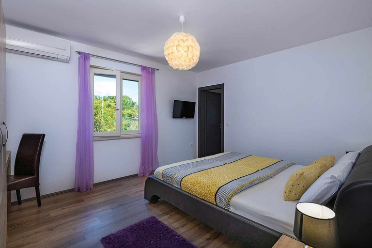 Bedroom 5, Vila LeDa by Villas Guide, Marčana