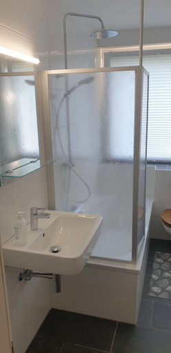 Bathroom 4, Privatzimmer EKO 1, Kassel