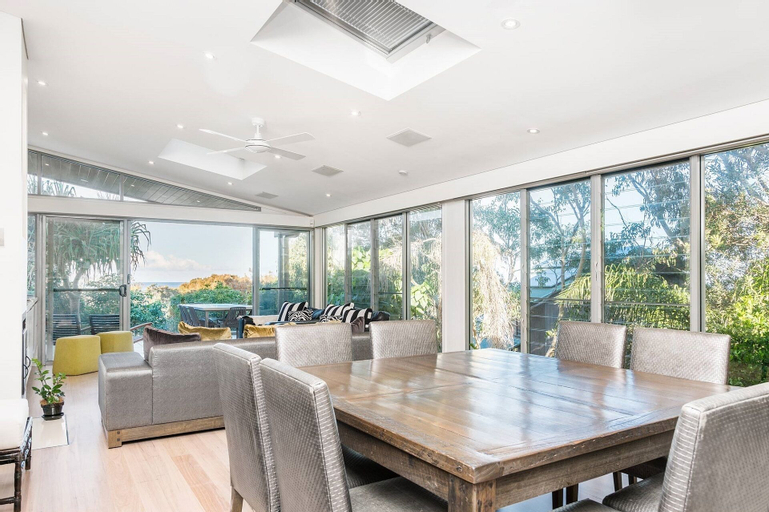 Others, Your Luxury Escape - Vue from Here, Byron