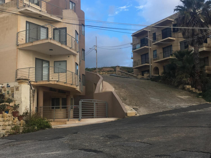 Exterior & Views 2, Kantra Residence
