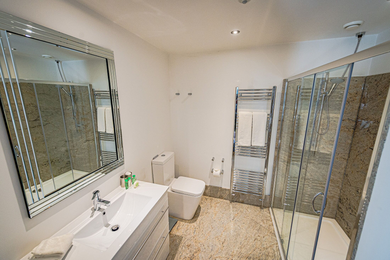 Bathroom 4, Leverhulme Hotel, Wirral