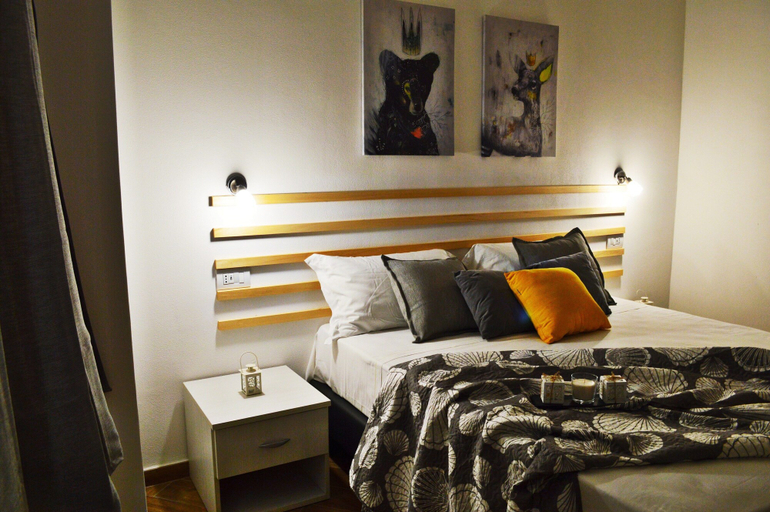 Bedroom 3, Sweet Night, La Spezia