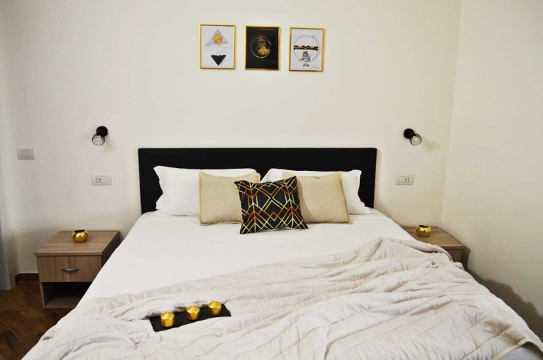 Bedroom 3, Sweet Night, La Spezia