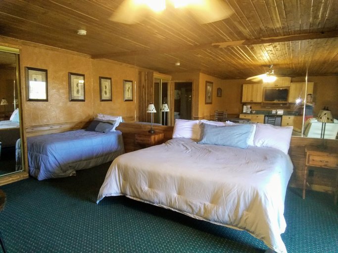 Bedroom 2, Bear Inn Retreat, Wayne