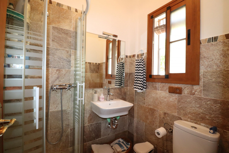 Bathroom 5, 1117 Villa Gamor, Málaga