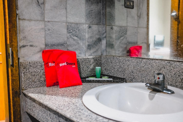 RedDoorz Plus @ Hotel Permata Alam, Bogor