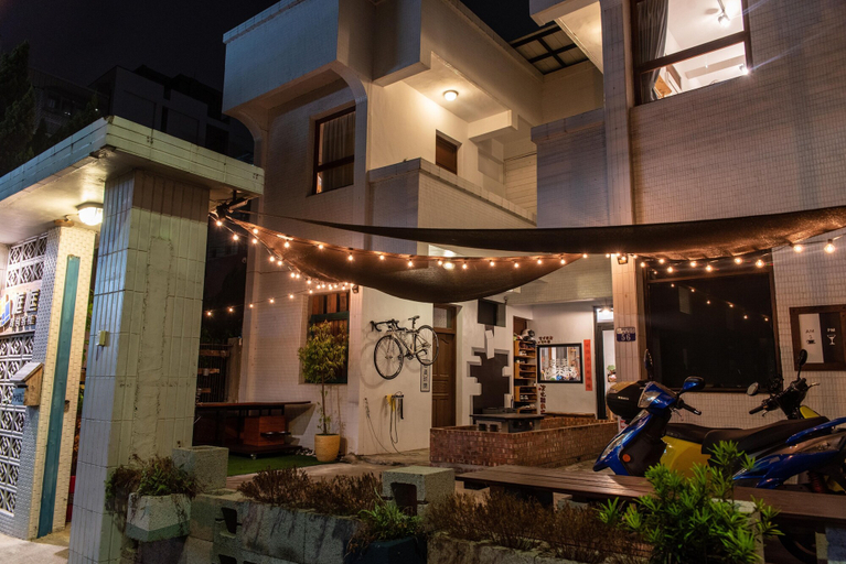 Exterior & Views 2, Kuang Kuang Hostel, Taichung