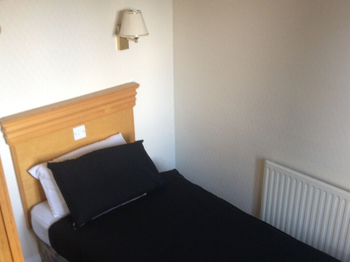 Bedroom 3, Miners Arms, Leeds