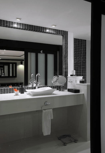 Bathroom 5, Nova Suites Pattaya by Compass Hospitality, Pattaya