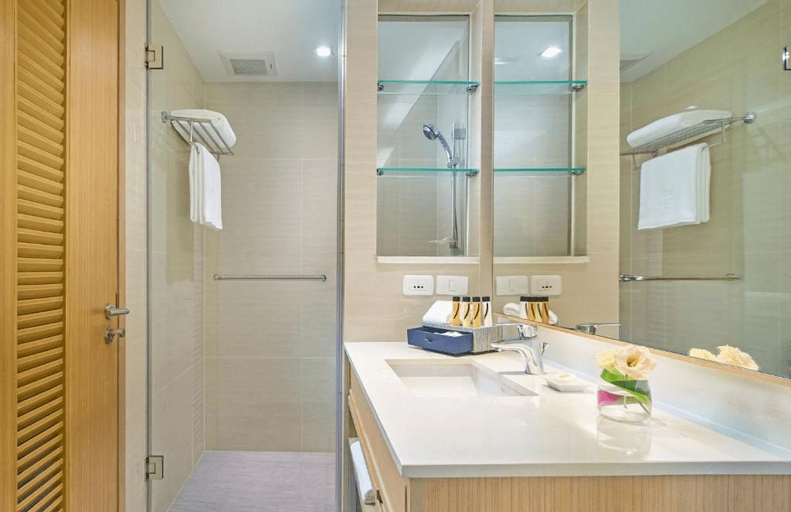 Bathroom 13