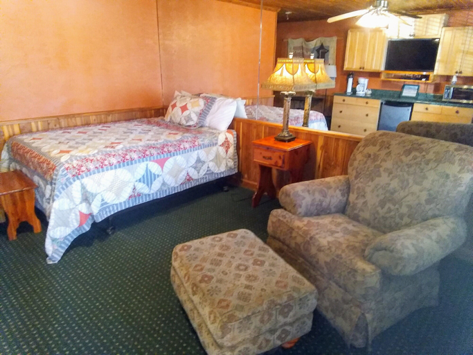 Bedroom 2, Bear Inn Retreat, Wayne