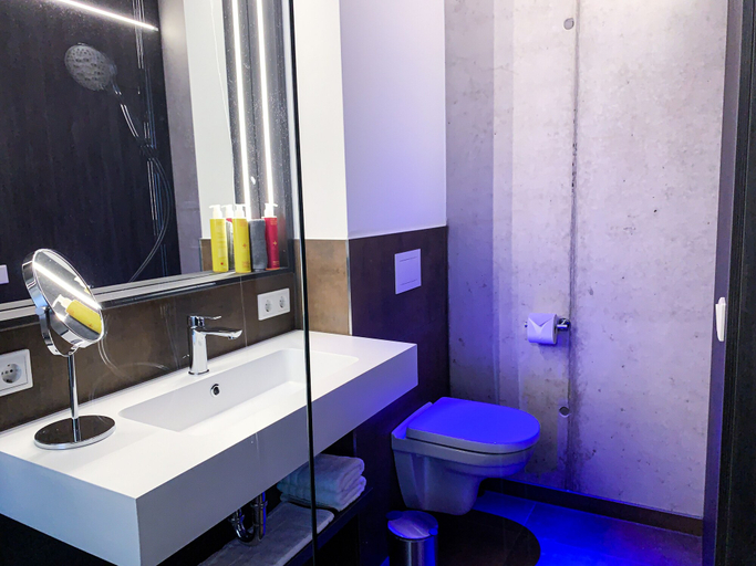 Bathroom 4, Hotel Zeitgeist, Höxter