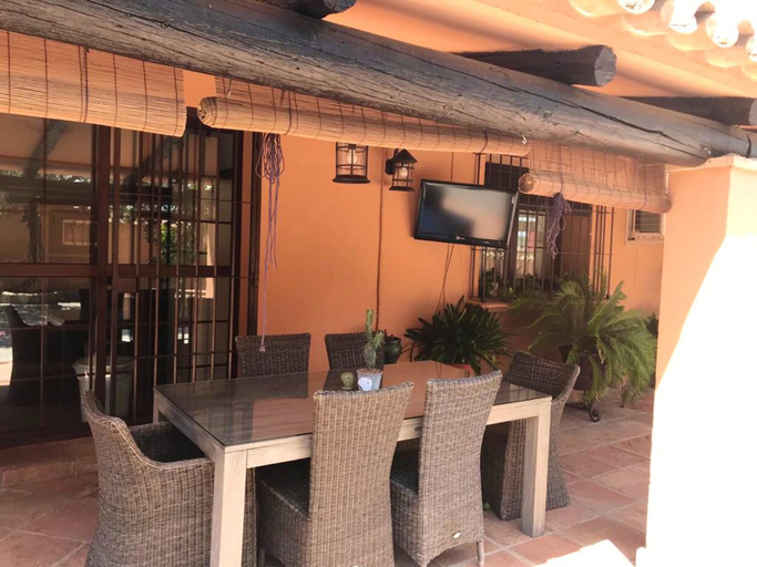 Food & Drinks, Spacious Villa with Private Pool in Hornachuelos, Córdoba