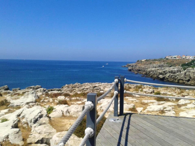 Apartment with one bedroom in Peniche with terrace and WiFi 400 m from the beach, Peniche