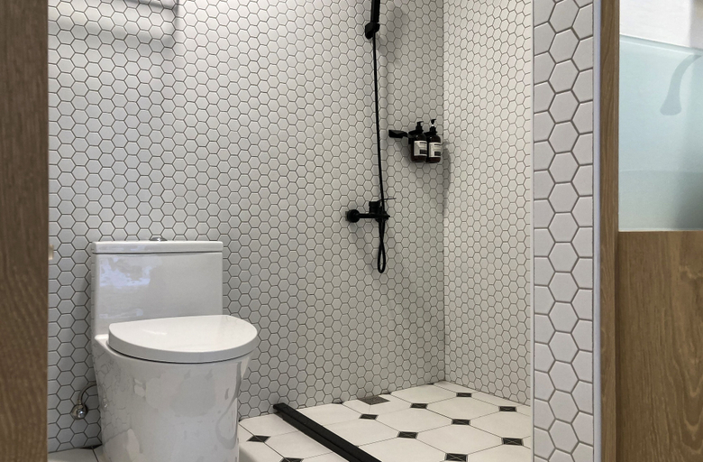 Bathroom 3, Little Inn, Kaohsiung