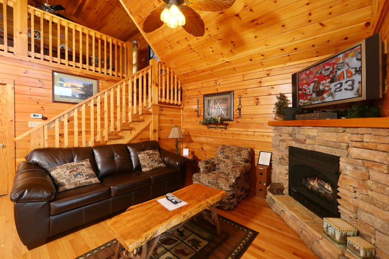 Public Area, Hugs n Kisses - One Bedroom Cabin, Sevier