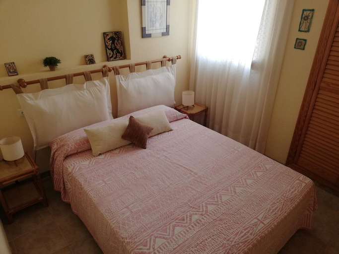 Bedroom 2, Lirios, Valencia