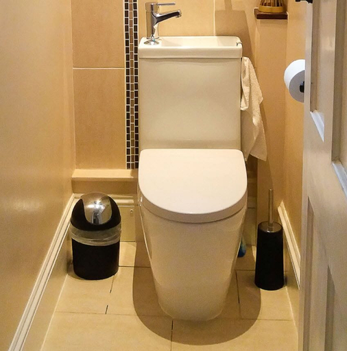 Bathroom 5, Muswell Hill B&B, London
