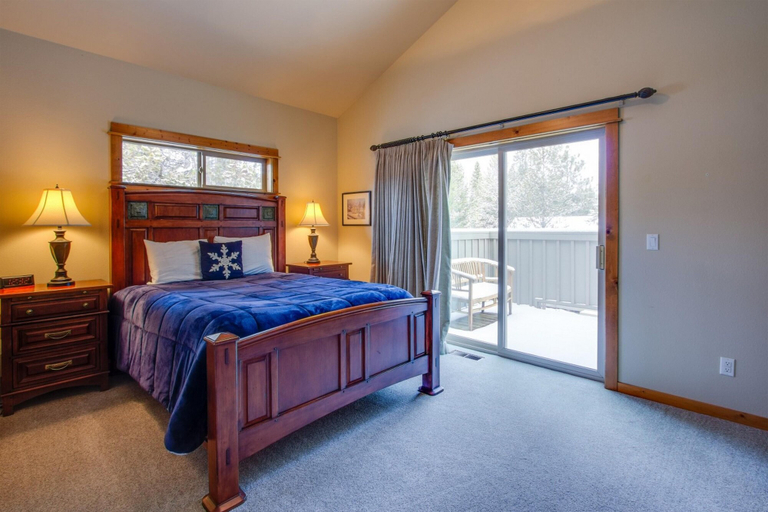 Bedroom 3, Rocky Mountain 11, Deschutes