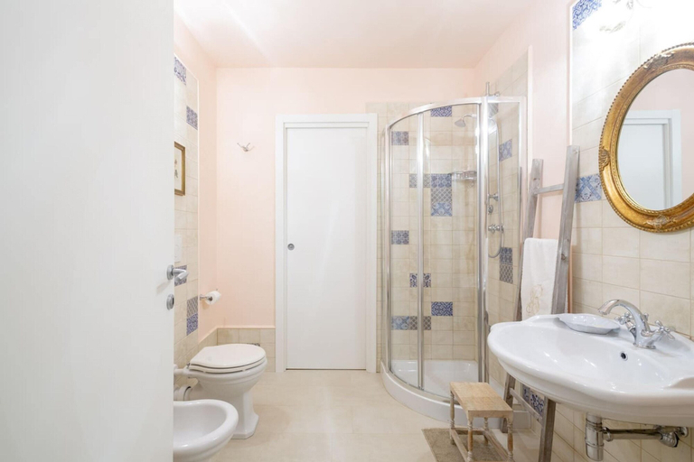 Bathroom 5, Charming apartment in Lastra a Signa with included parking, Florence