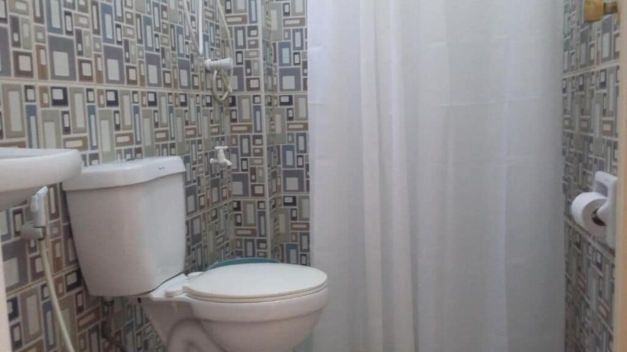 Bathroom 4, RedDoorz Plus @ Sla Divina Panglao Bohol, Panglao
