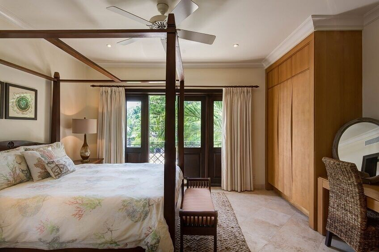 Others 5, Sandy Cove 204