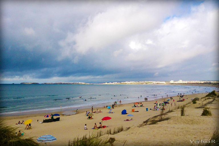 Apartment with one bedroom in Peniche with terrace and WiFi 400 m from the beach, Peniche