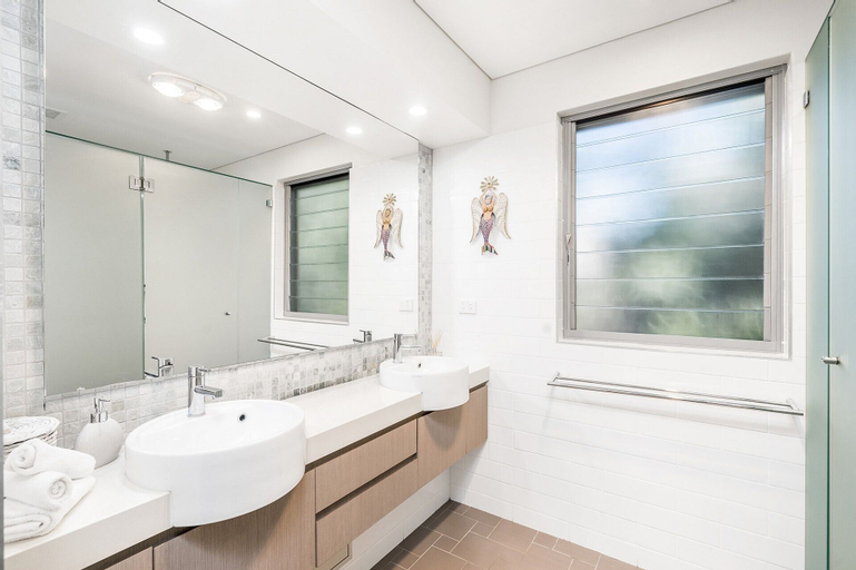 Bedroom 4, Your Luxury Escape - Vue from Here, Byron