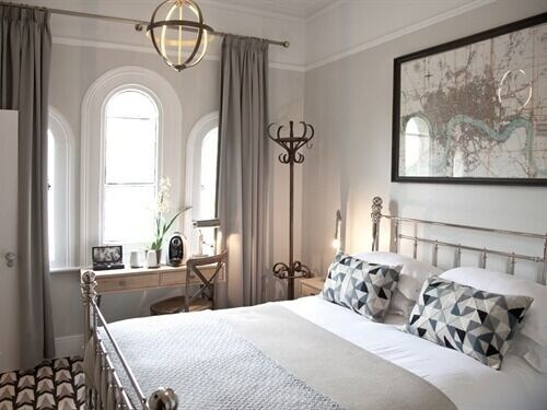 Bedroom 2, The Warrington Hotel, London