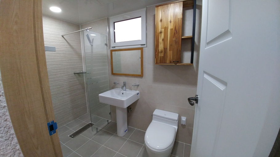 Bathroom 5, Rico Resort, Jeju
