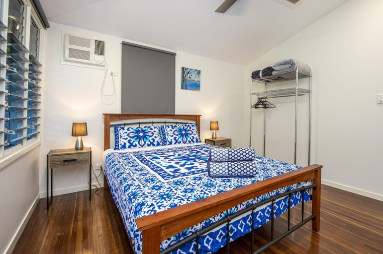 Bedroom 2, Sail Rock Apartment 2, Magnetic Island