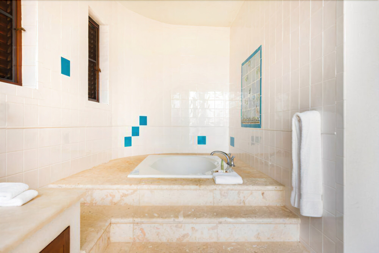 Bathroom 5, Villa Black Pearl