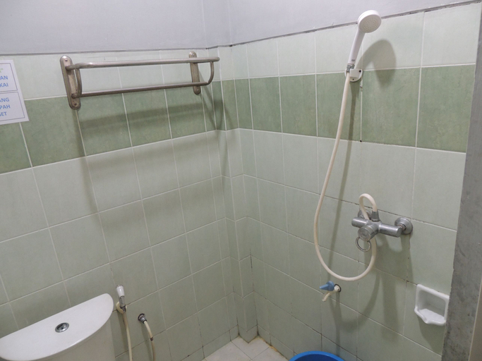 Bathroom 5, Hotel Sejahtera, Kebumen