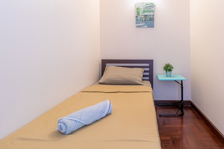 Bedroom 2, Snoozzze Hostel, Bang Rak