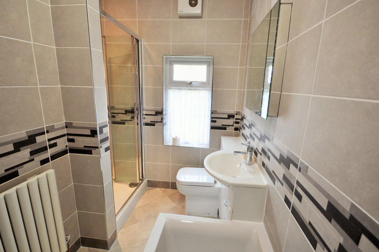 Bathroom 3, 16 Florence Road, Isle of Wight