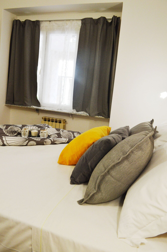 Bedroom 4, Sweet Night, La Spezia