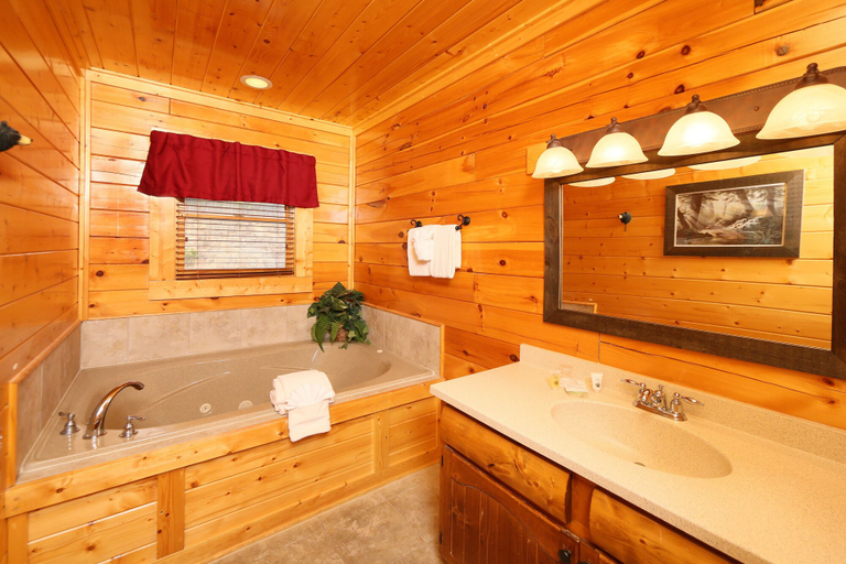 Bathroom 4, Wavyleaf Retreat - Four Bedroom Cabin, Sevier