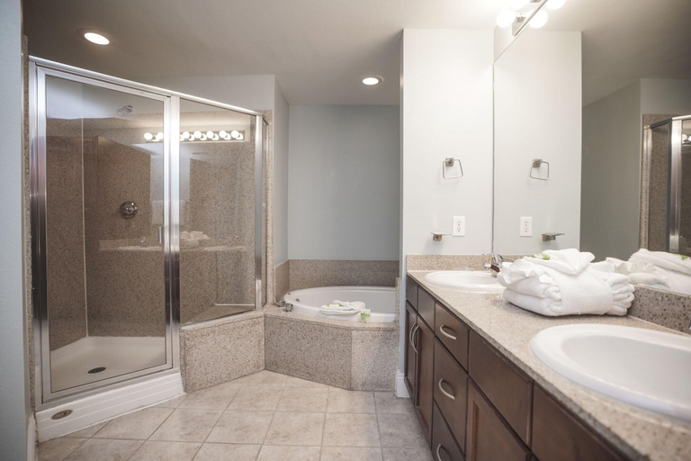 Bathroom 5, Laketown Wharf by Resort Collection, Bay